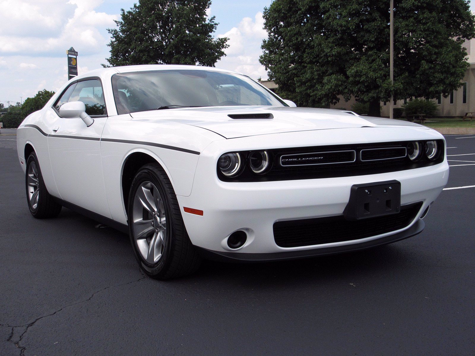 Pre-Owned 2015 Dodge Challenger SXT RWD 2dr Car