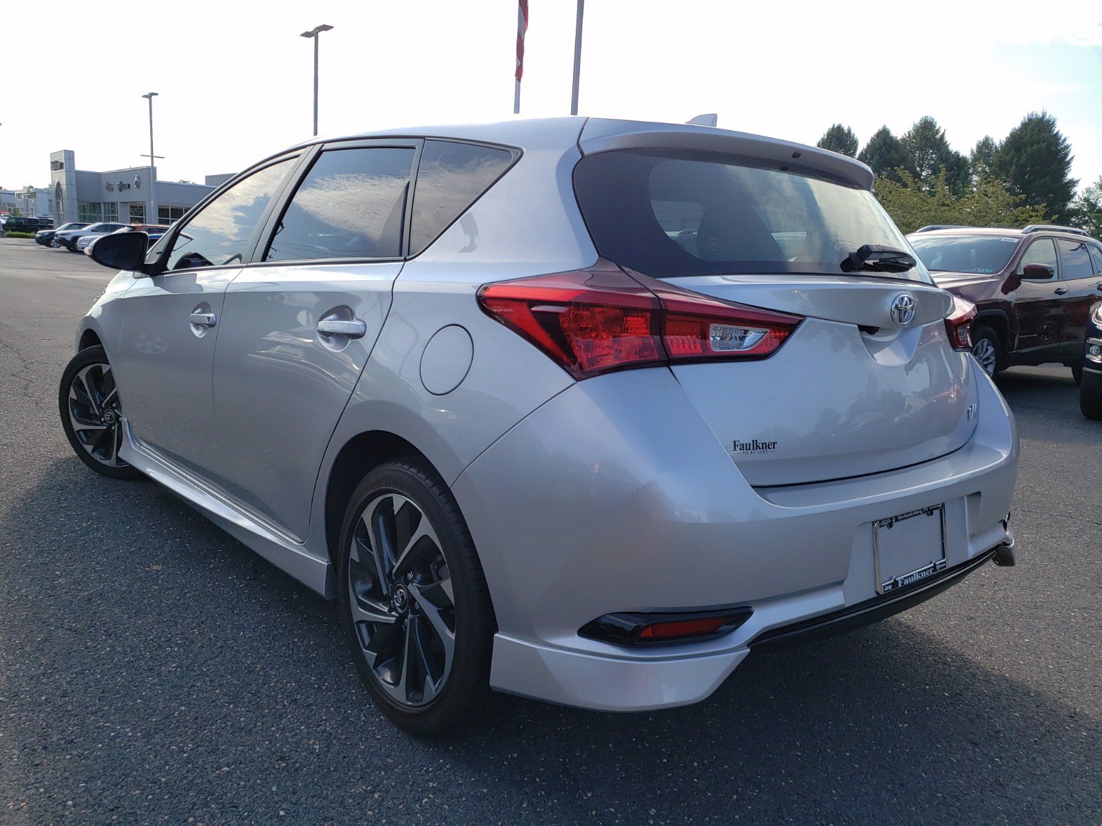 Pre-Owned 2018 Toyota Corolla iM Base FWD Hatchback